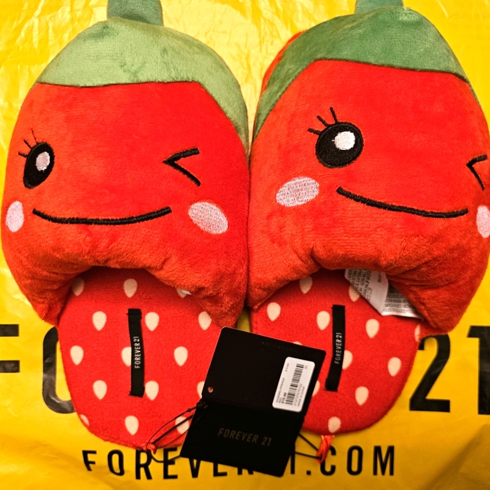 Forever 21 house slippers 🍓
